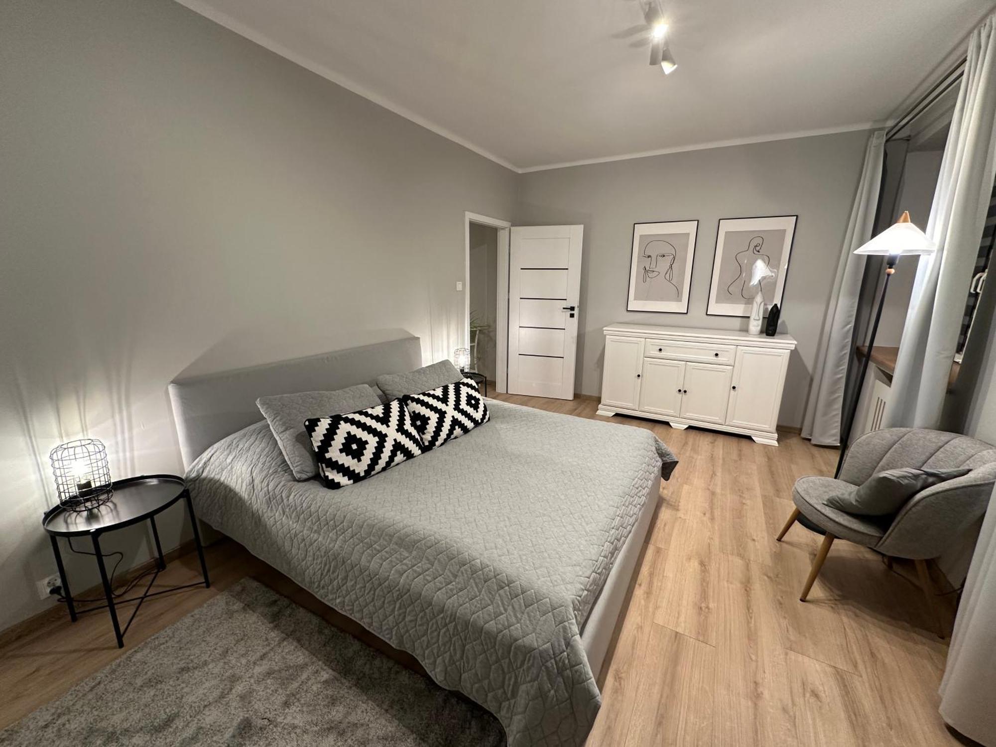 Cicha 25 Apartment คาโตวีตเซ ภายนอก รูปภาพ